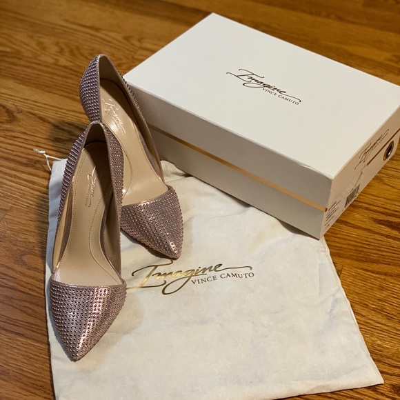 Imagine ‘Ossie’ d’Orsay Pump by Vince Camuto - Picture 2 of 8